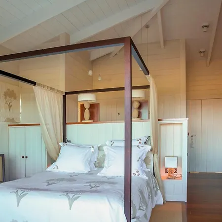 Villa Saint-julien Sleeps 14 Pool Wifi *